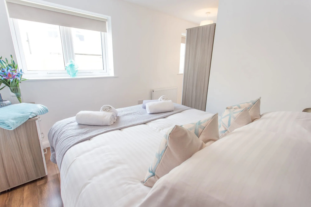 Modern Bright 1-2 Bed Apartments Oxford, with Free Parking ,OX4 Near BMW Science Park & Hospitals