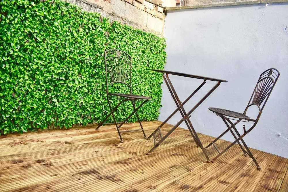 Traditional 4 Bedroom Home in Trendy Ranelagh