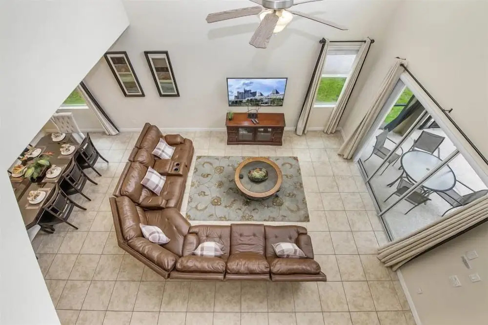 Contemporary 5 Bed 5 Bath Single Family With Upgrades