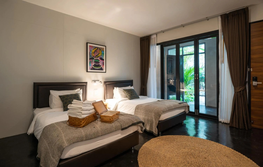 Cherlock hotel