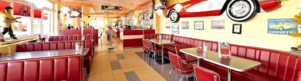 Road House Hotel
