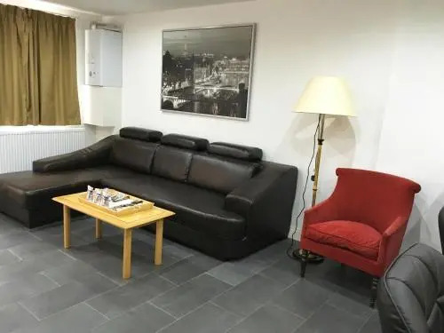 Wellesley Road Apartments