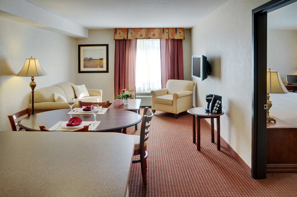 Coast Grimshaw Hotel & Suites