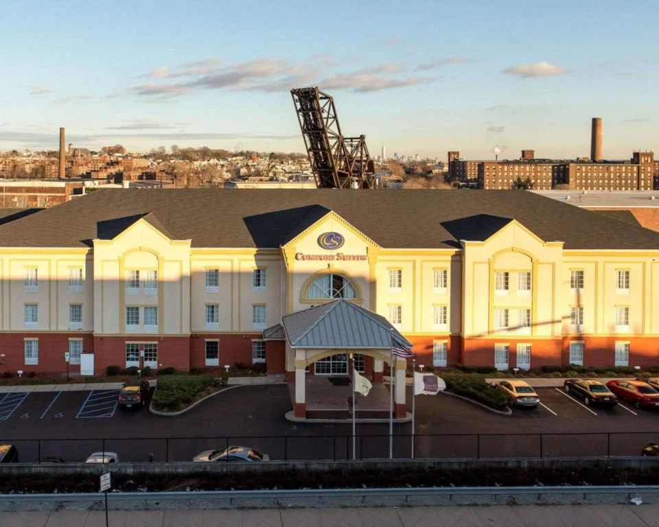 Comfort Suites Newark - Harrison