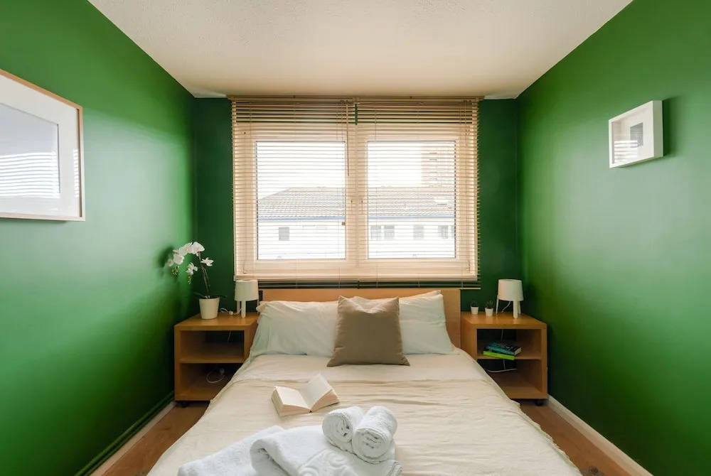 Newly Refurbished 3 Bed Flat For 6 Guests