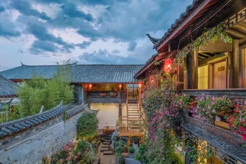 Lijiang Shiheyuan Jingyi Hotel