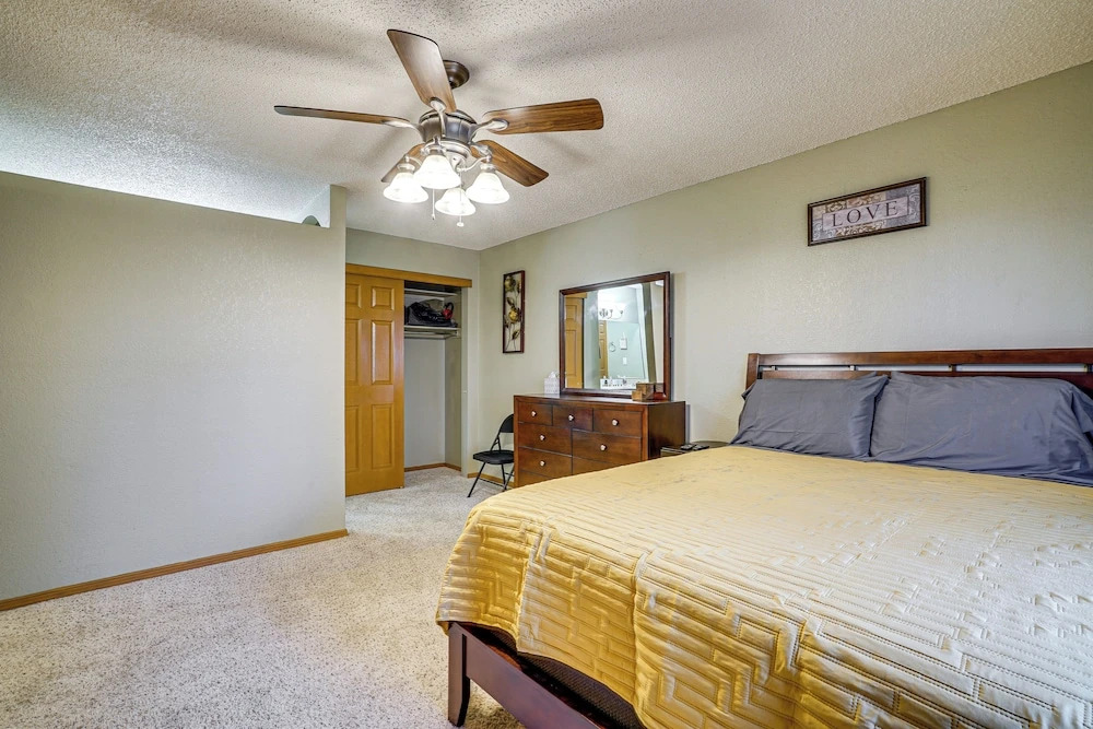 Pet-friendly El Paso Home ~ 9 Mi to Fort Bliss!