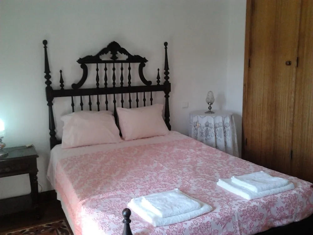 Historical Charming Vintage Villa with 4 bedrooms & country views 4 Villa by RedAwning
