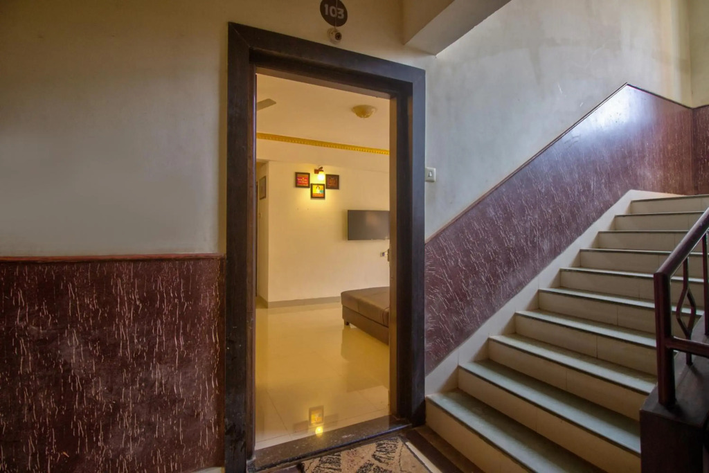 Amazing Pool View 2BHK Candolim Goa Apartment