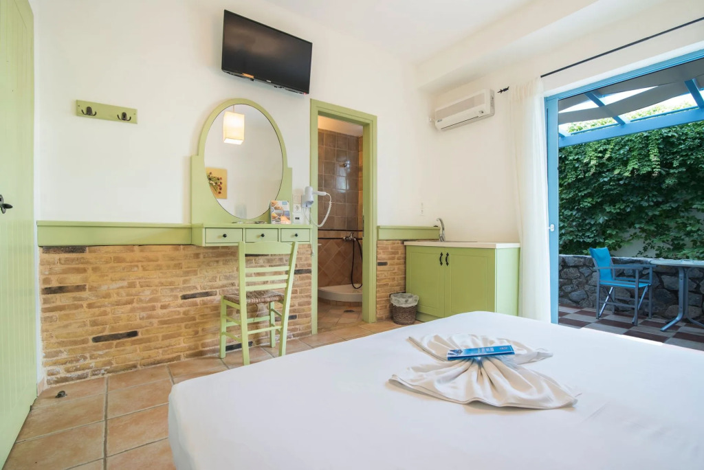 Saronis Hotel Agistri