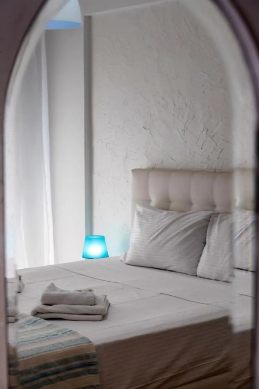 Salt & Blue Rooms