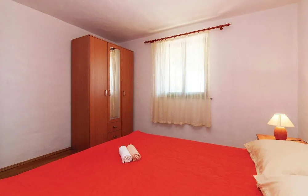 Amazing Home in Maslenica With Wifi and 1 Bedrooms