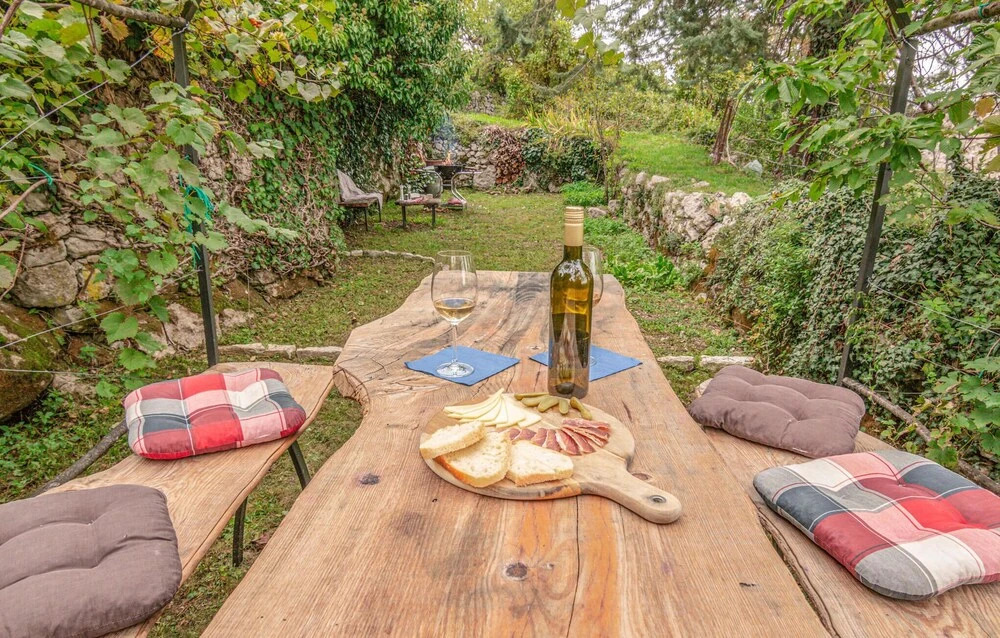 Nice Apartment in Kastav with Hot Tub & 1 Bedrooms