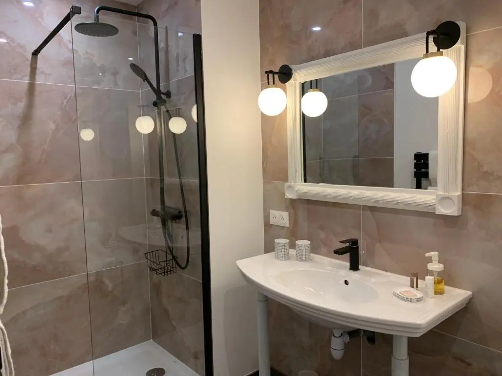 Lumineux 2 Pieces Vieil Antibes (Adults Only)