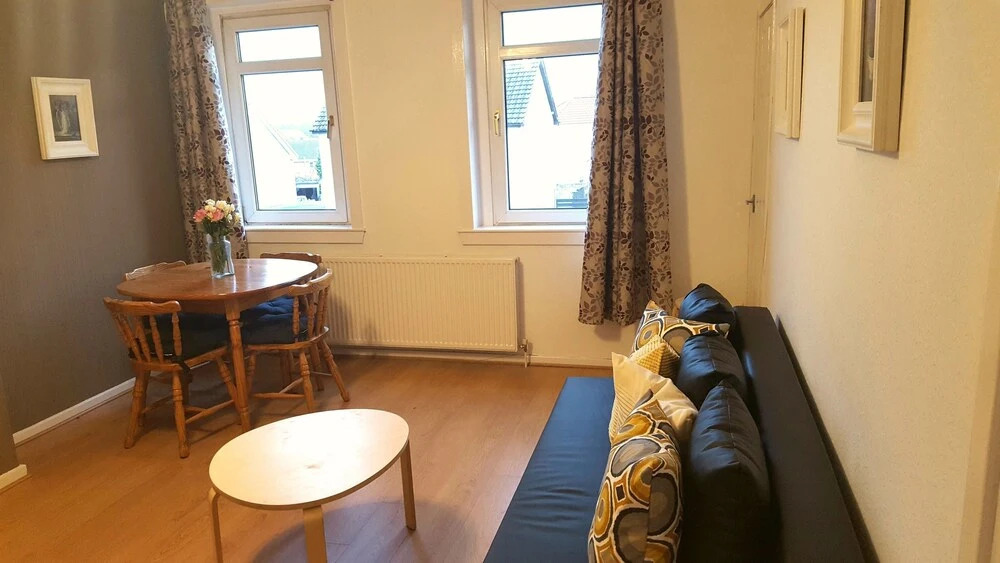 Dragon - Wellhall House 2 Bedroom Home