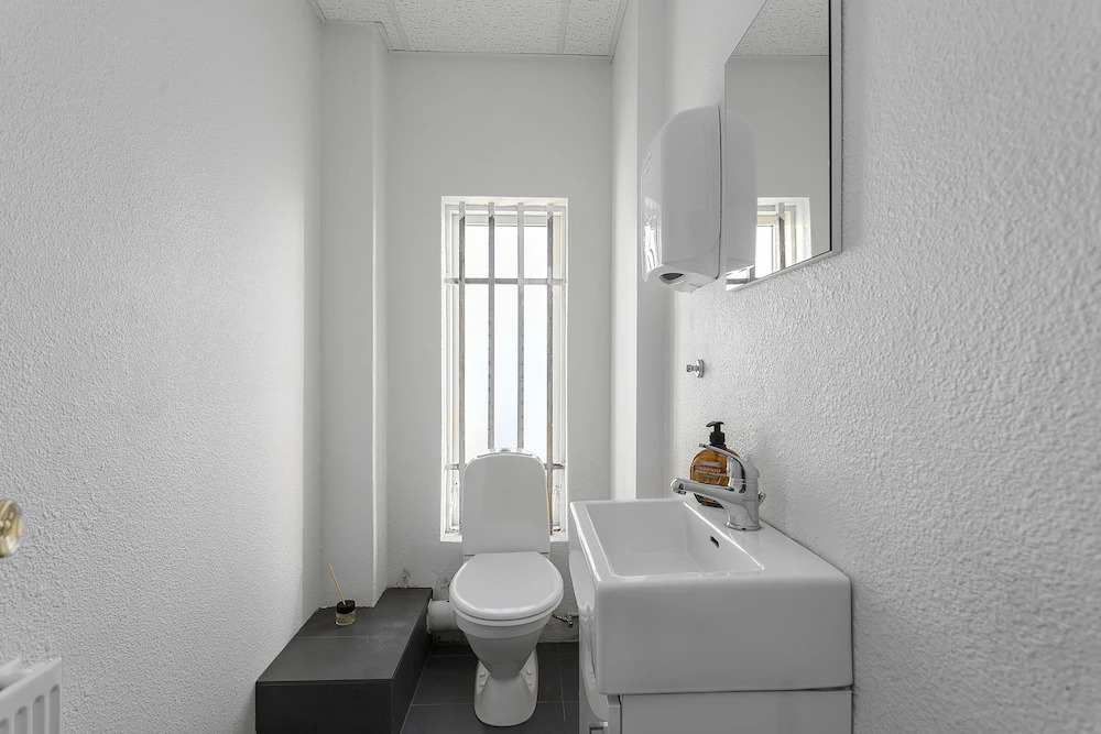 Bank Guesthouse by KEF Airport