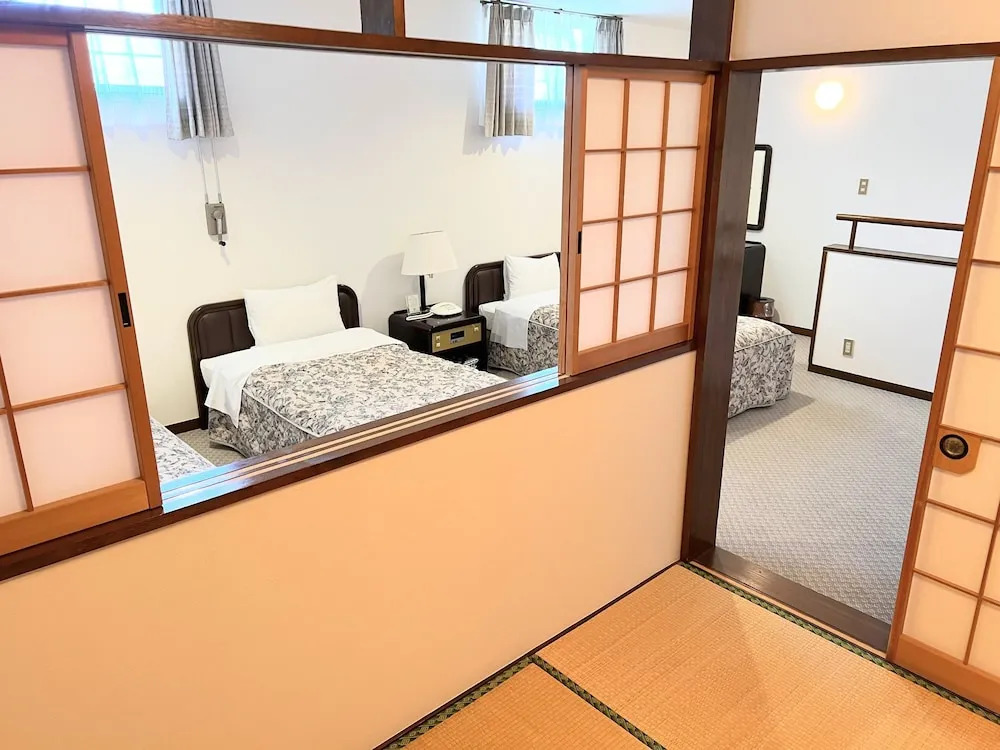 HOLIDAY VILLA Hotel & Resort KARUIZAWA