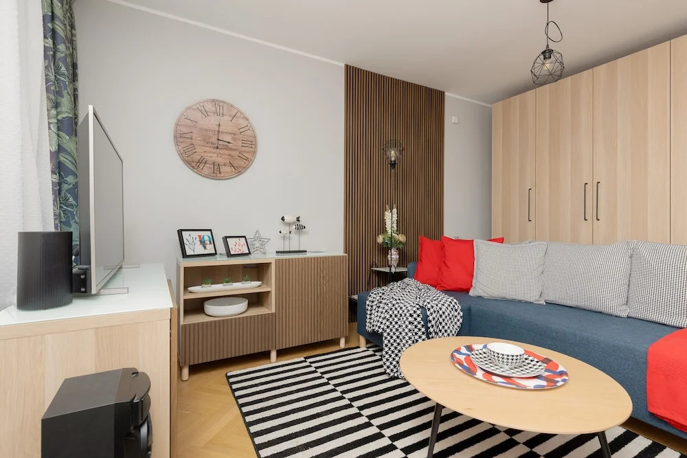 Stylish Apartment in Żoliborz by Renters