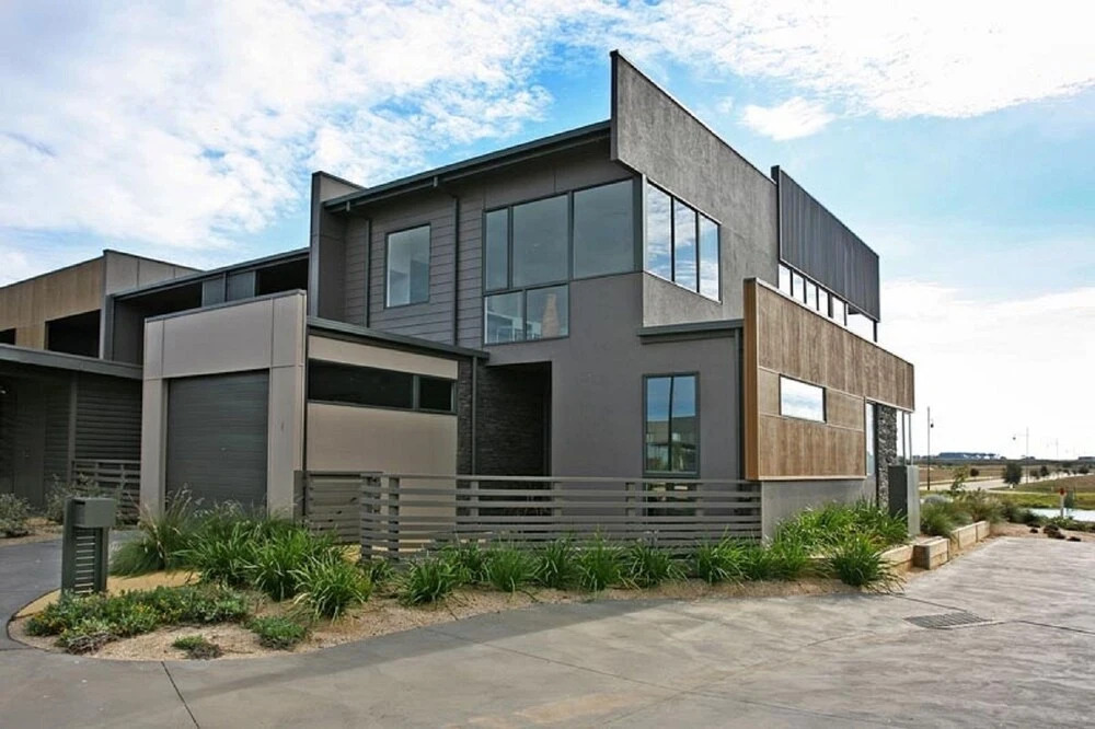 1 Pebble Place