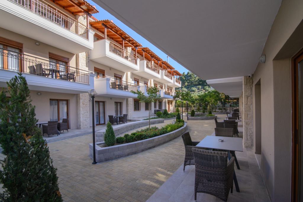 Apanemia Apartments by Flegra