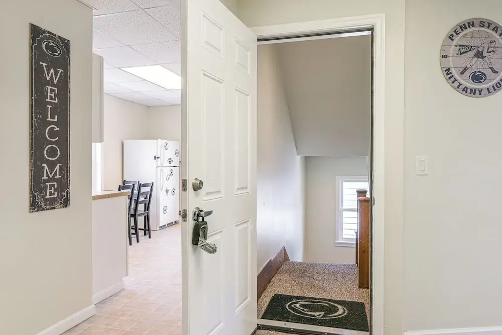 State College Apartment: Walk to Beaver Stadium