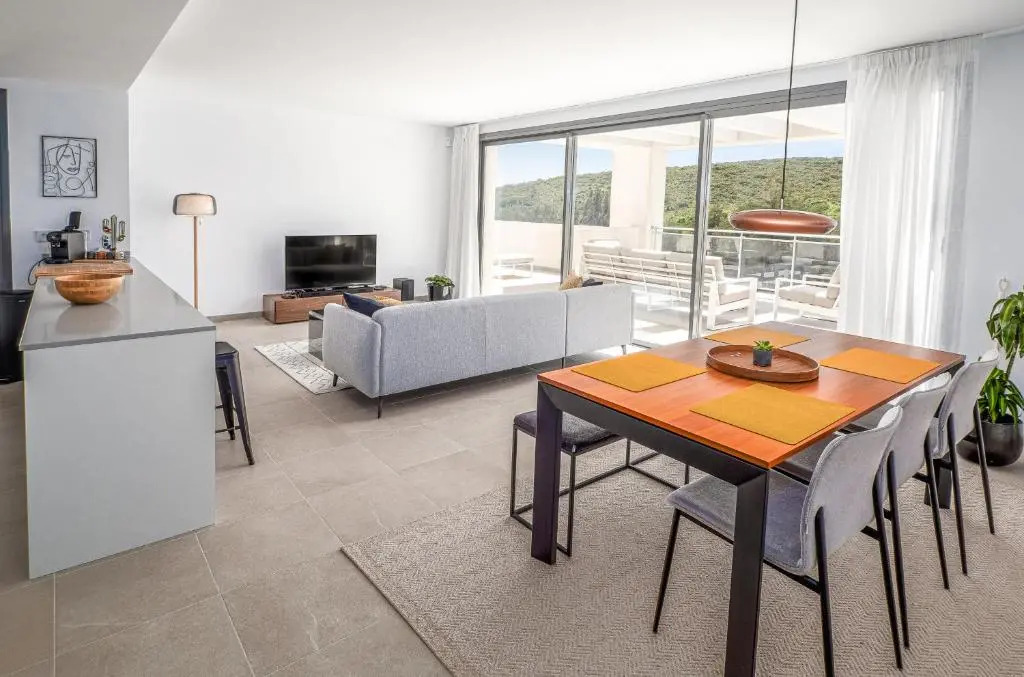 Casares Green 2365