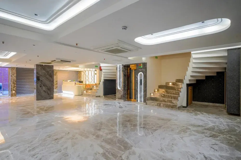 Hotel Horizon By Shanti Near Connaught Palace & Railway Station