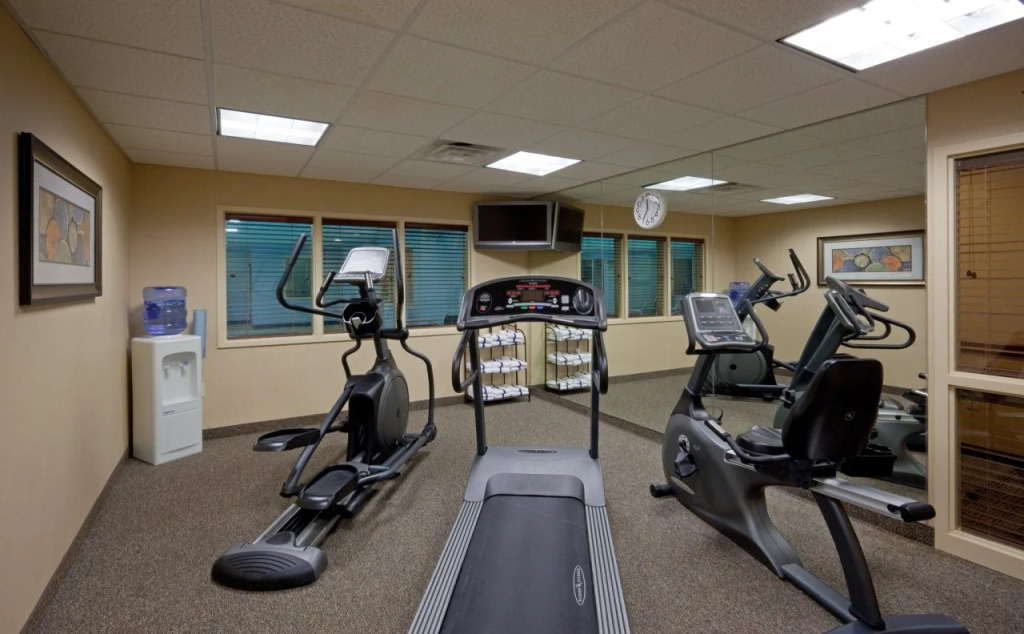 Holiday Inn Express & Suites Rochester by IHG