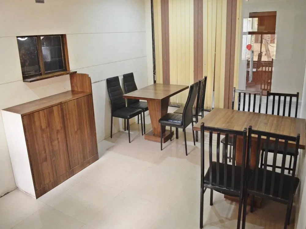 OYO 2430 Hotel Apex