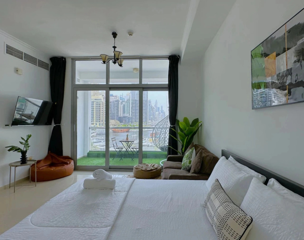 Апартаменты Canal View Studio Balcony DMCC Metro & Beach