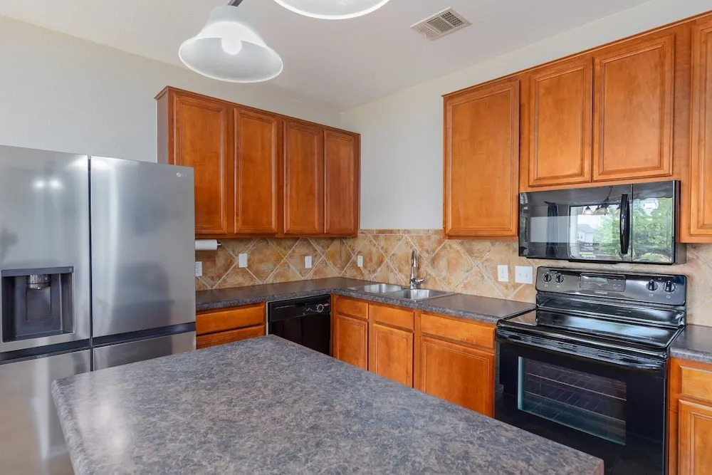 Colony Suite - Round Rock