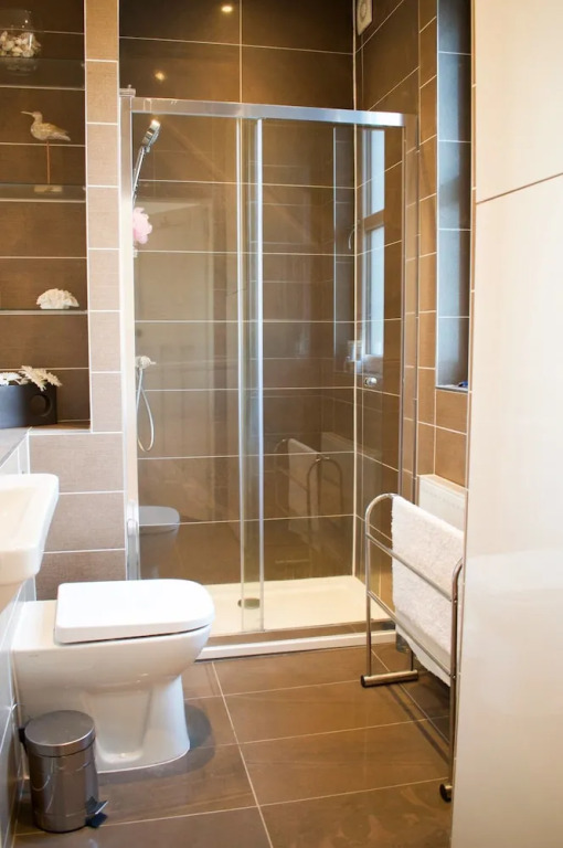 Spacious 3 Bedroom Apartment in Edinburgh