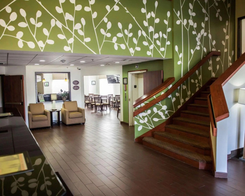 Garner Hotel Topeka West by IHG
