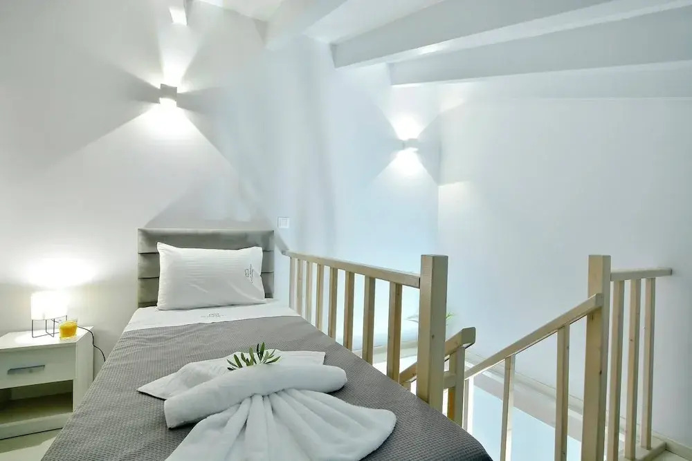Villa Bratou Ignis Sleeps 6 with Parking