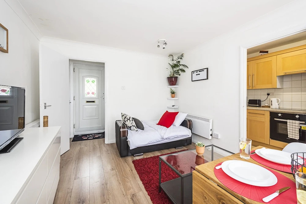 ASH Cosy Apartments 2 - Codling Close