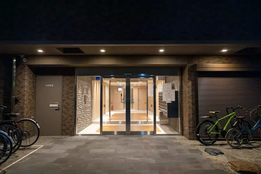 H2H Shinsaibashi