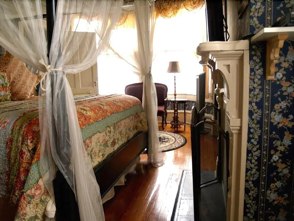 Roussell's Garden Bed & Breakfast