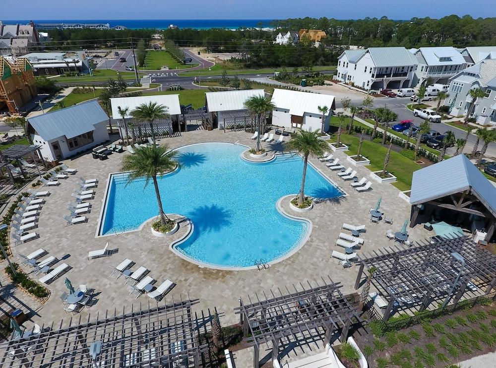 Beach Retreat 3 Bedroom Condo By Coastal Dreamin