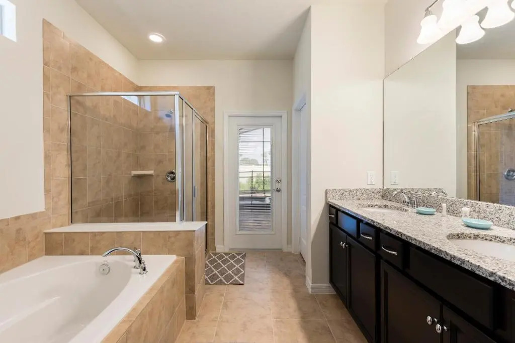 Luxury 6BR Villa in Windsor at Westside Resort