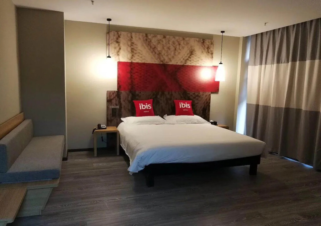 Ibis Guangyuan City Square Hotel