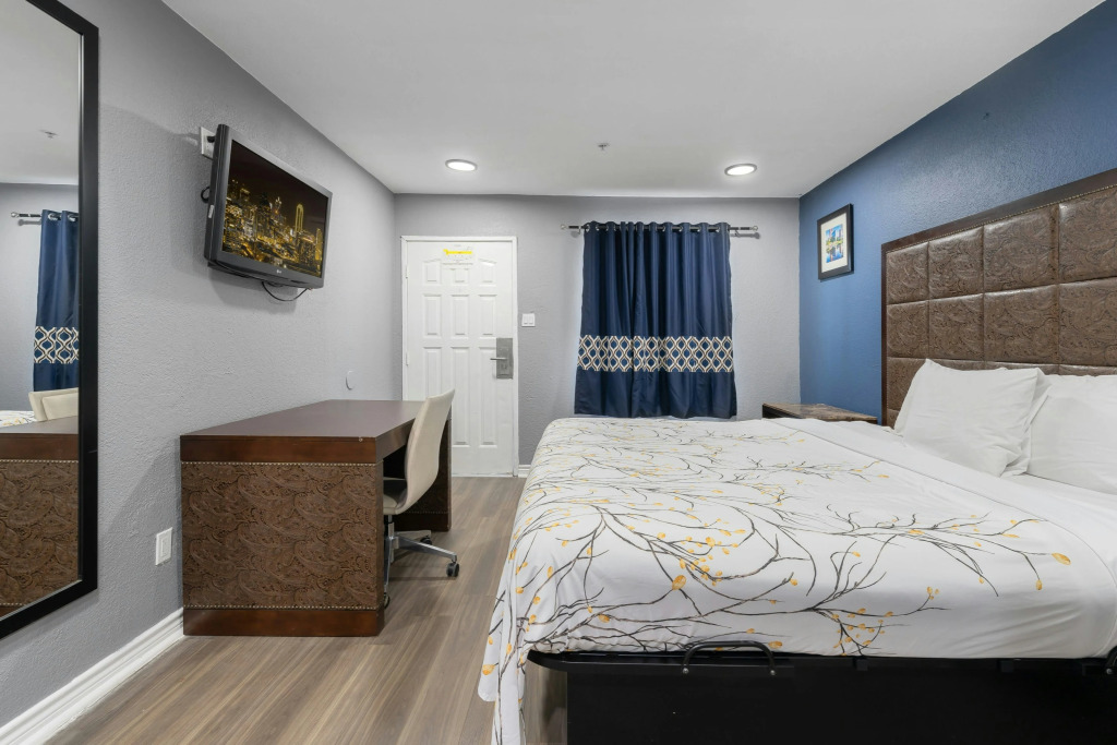 Golden Inn Dallas by Hotel O