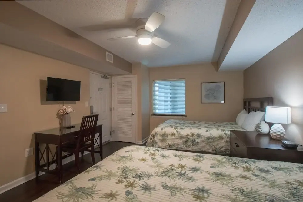 Yacht Club Villas #2-204