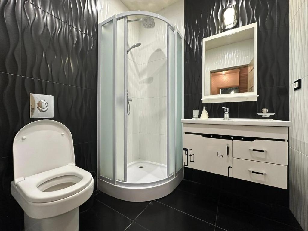Northern Avenue 2 bedroom Luxury apartment HH777