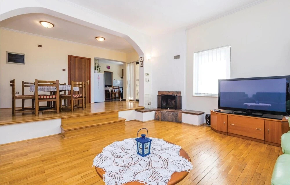 Pet Friendly Home In Spincici