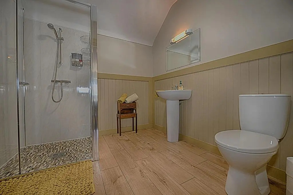 Dulrush Lodge Guest House, Restaurant and Self-Catering
