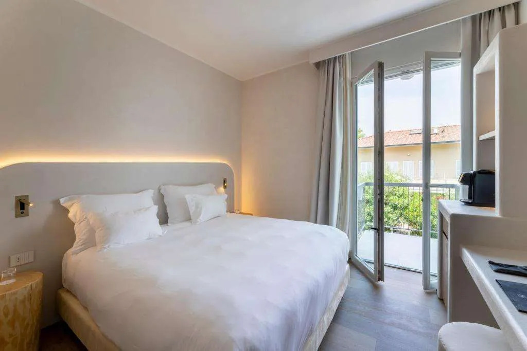 Hi Hotels Sirmione - Lakeview Pool