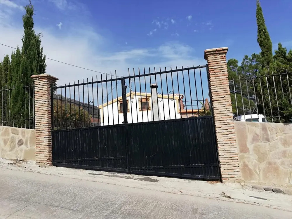 Chalet with 4 Bedrooms in Cútar, with Wonderful Mountain View, Private Pool, Enclosed Garden - 18 Km From the Beach
