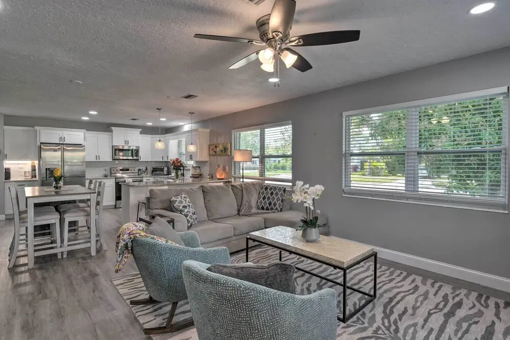 Bright Venice Getaway < 1 Mi to Historic Dtwn