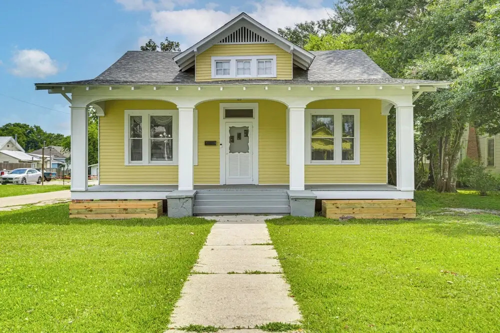 Historic District Haven! Walk Downtown + Fast Wifi