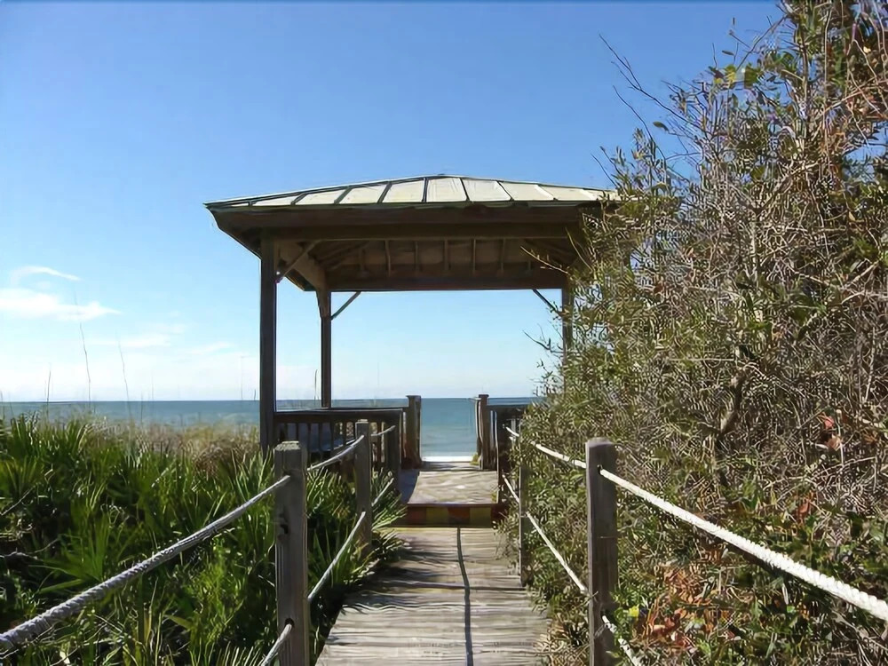 BooTiki House